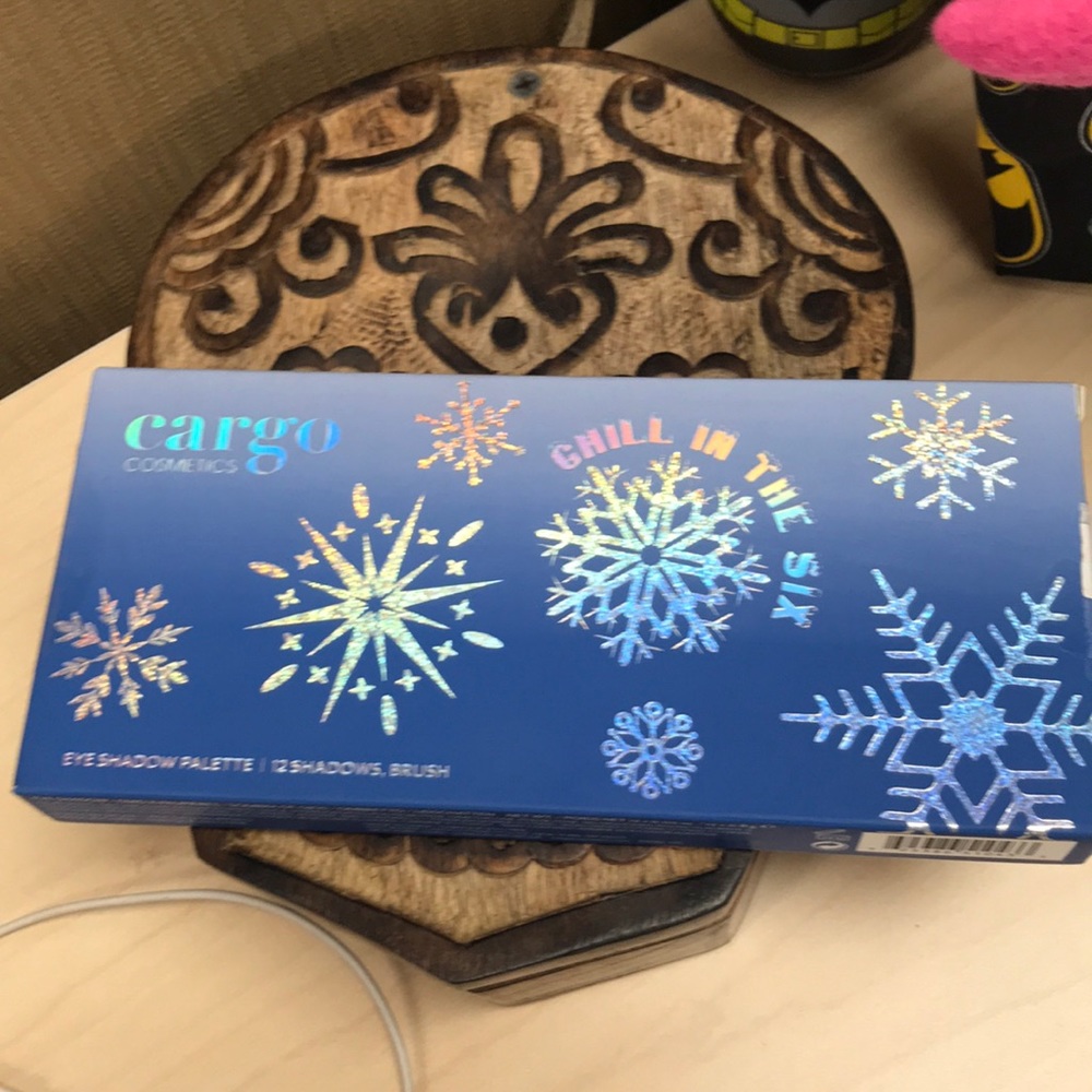 Cargo Cosmetics ❄️❄️ chill in the six